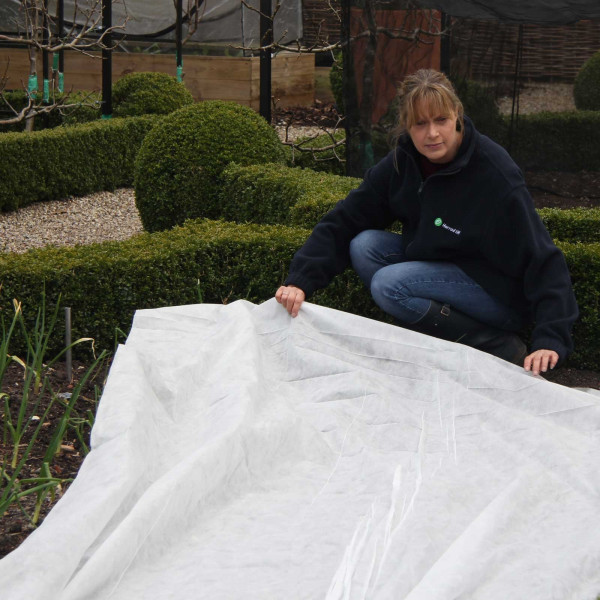 Buy Garden Fleece 30gsm Online - Plant Care & Earth