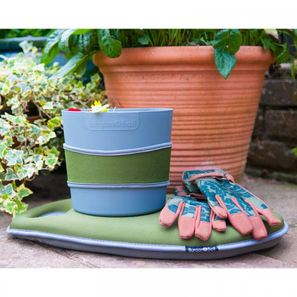 Buy Hip Trug, Kneeler and Gloves Set Poppy Red Online - Green plants & flowering plants