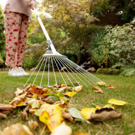 Kew Expanding Lawn Rake